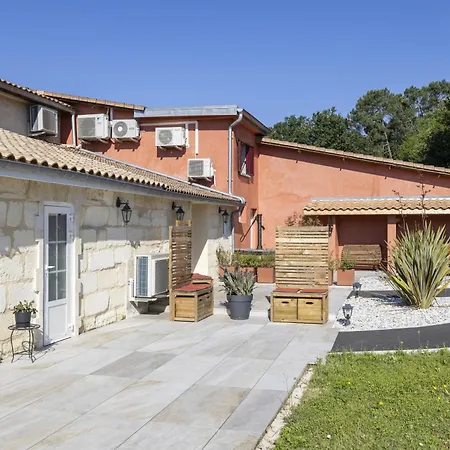La Pepite Piscine, Massage Et Hotell 5*