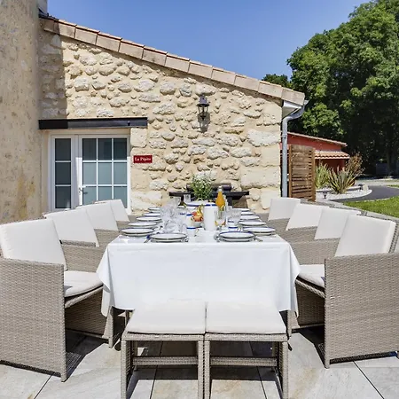 Hotell La Pepite Piscine, Massage Et